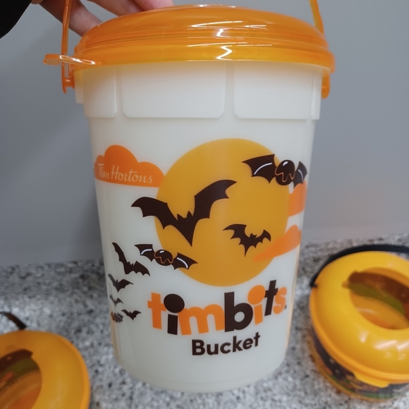 McDonald's 1986/2010 Halloween Boo Buckets & 2023 Tim Hortons Glow In The Dark - Picture 13 of 14